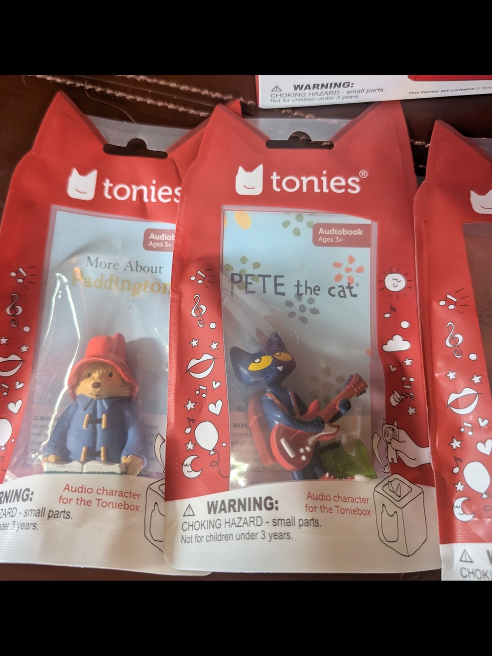 Tonies Starter Set with 4 Playtime Songs Tonie Figures - Red - Picture 3 of 6